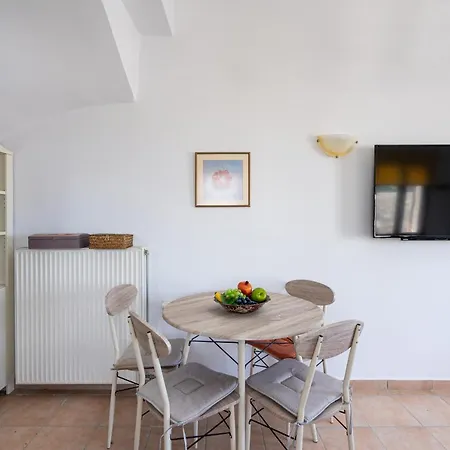 Maisonette In Roussa Ekklisia Holiday home *