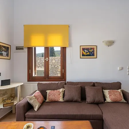 Maisonette In Roussa Ekklisia Holiday home *